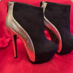 Georgia 6” Platform Black Boot Size 6